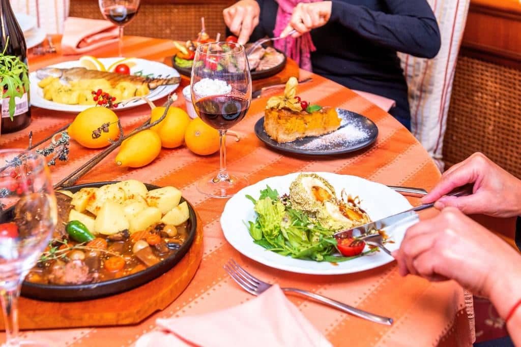 restaurants-restaurants