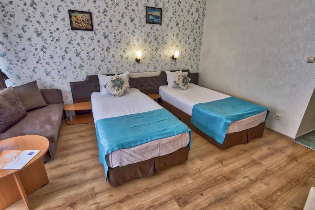rooms-single-wchild-standard-room-balcony-or-terrace