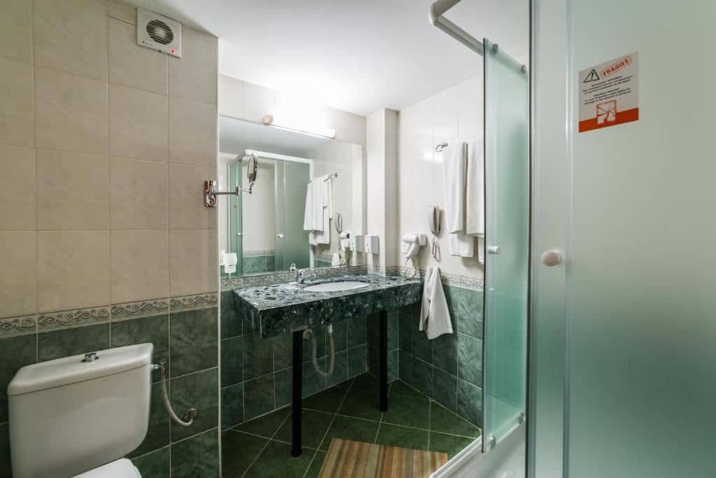 rooms-single-wchild-standard-room-balcony-or-terrace