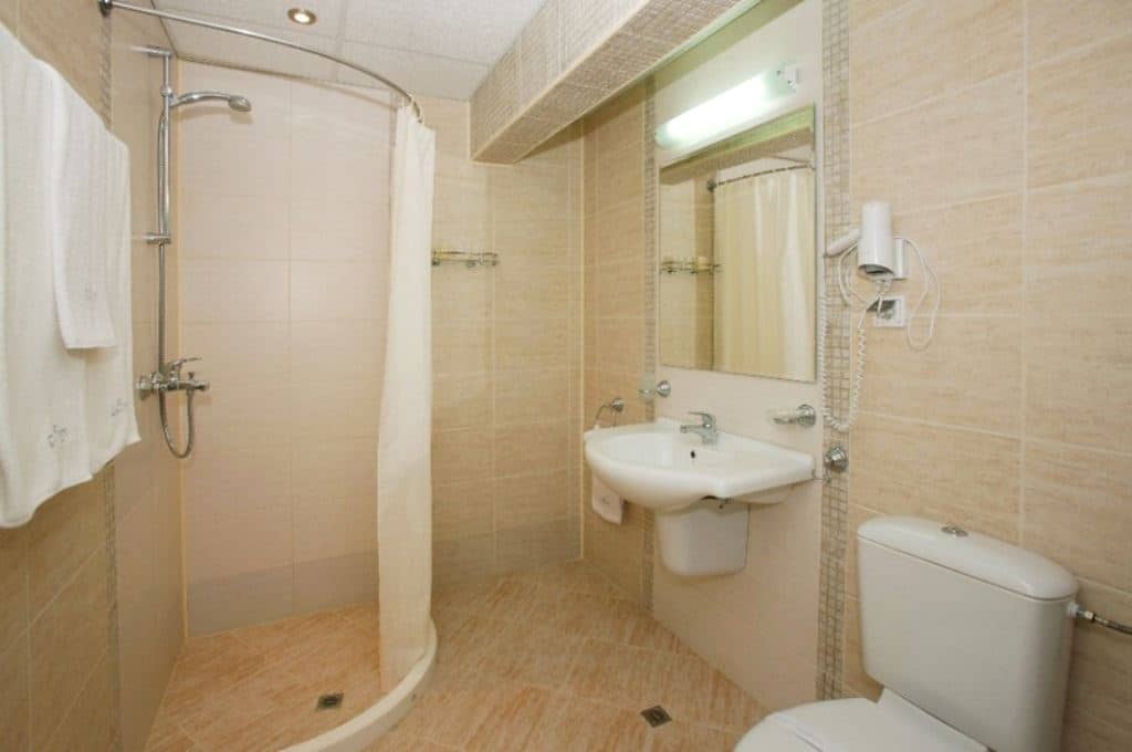 rooms-double-standard-room-balcony