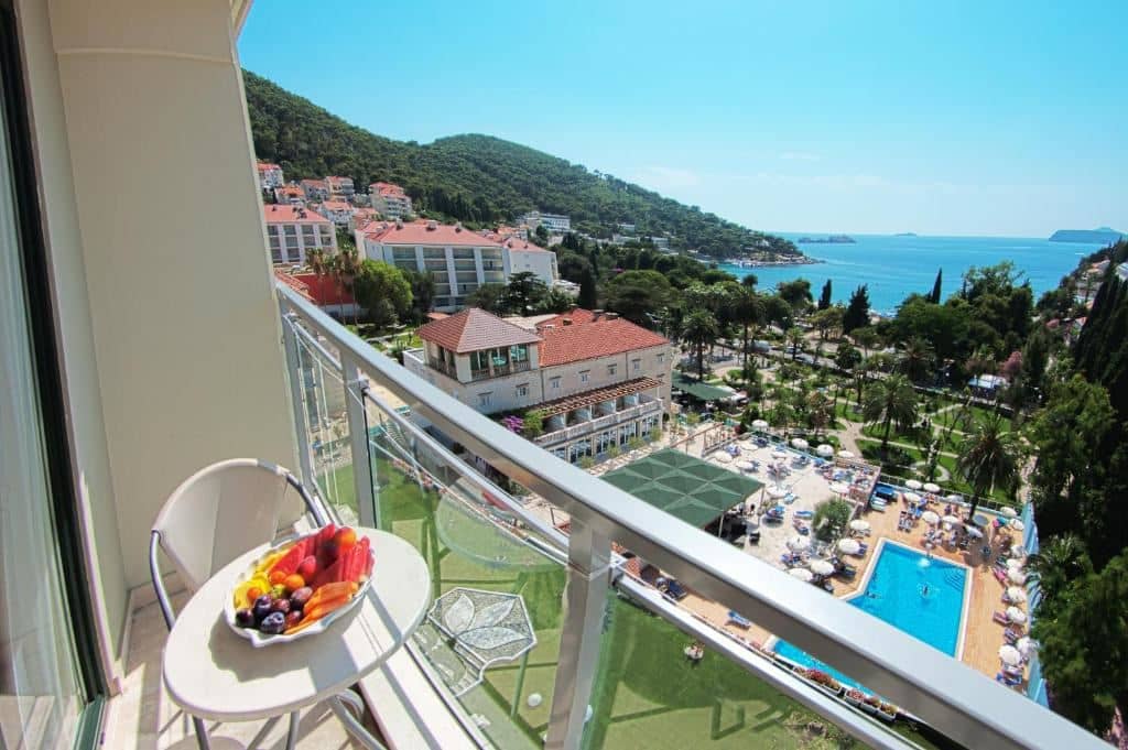 rooms-single-wchild-room-seaside-balcony