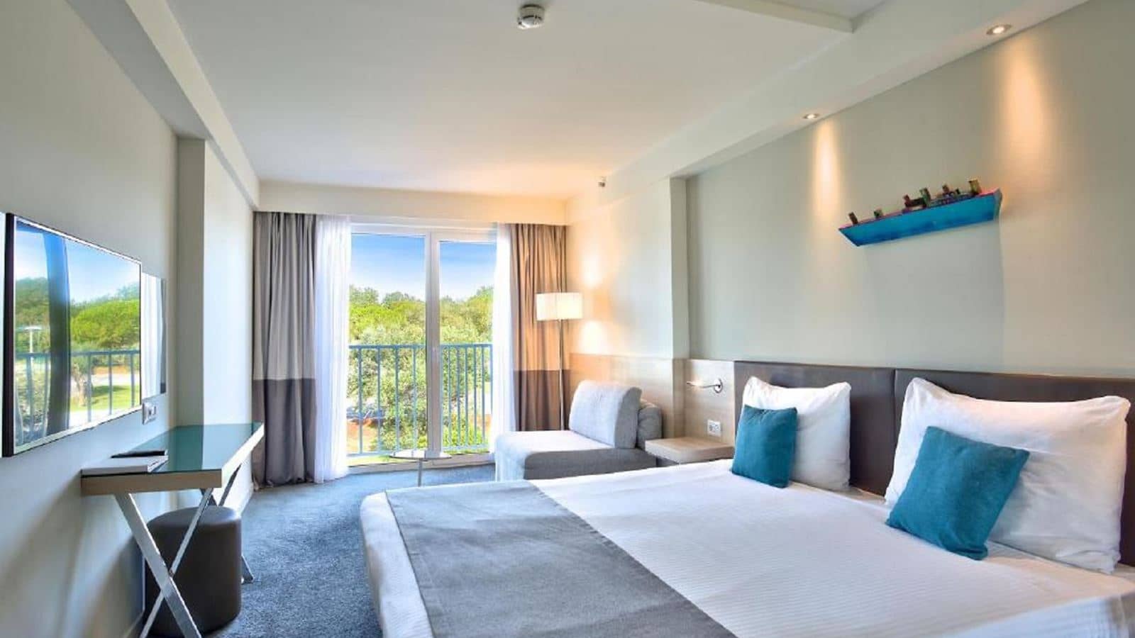rooms-twin-superior-room-park-view-balcony