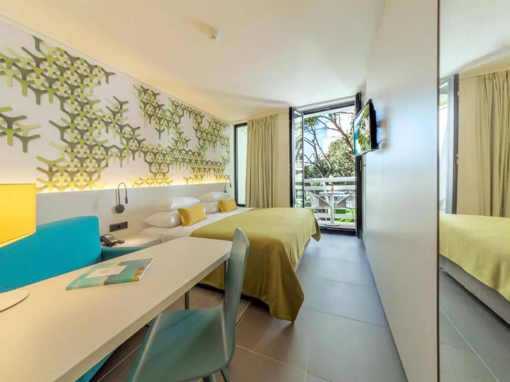 rooms-annex-room-balcony