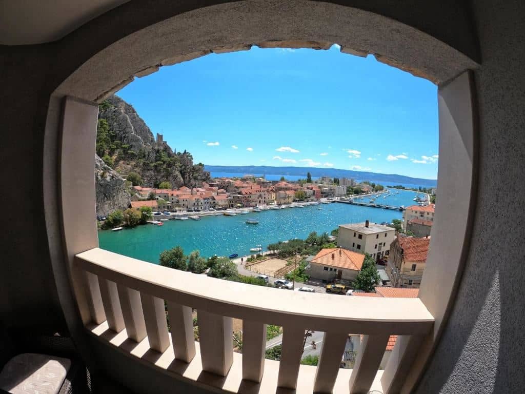 rooms-double-standard-room-riverview-balcony