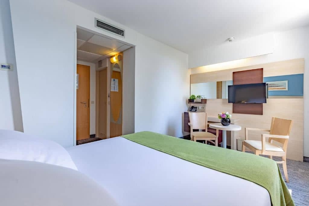 rooms-double-classic-room