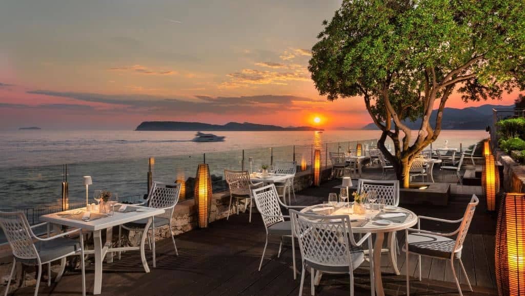 restaurants-restaurants