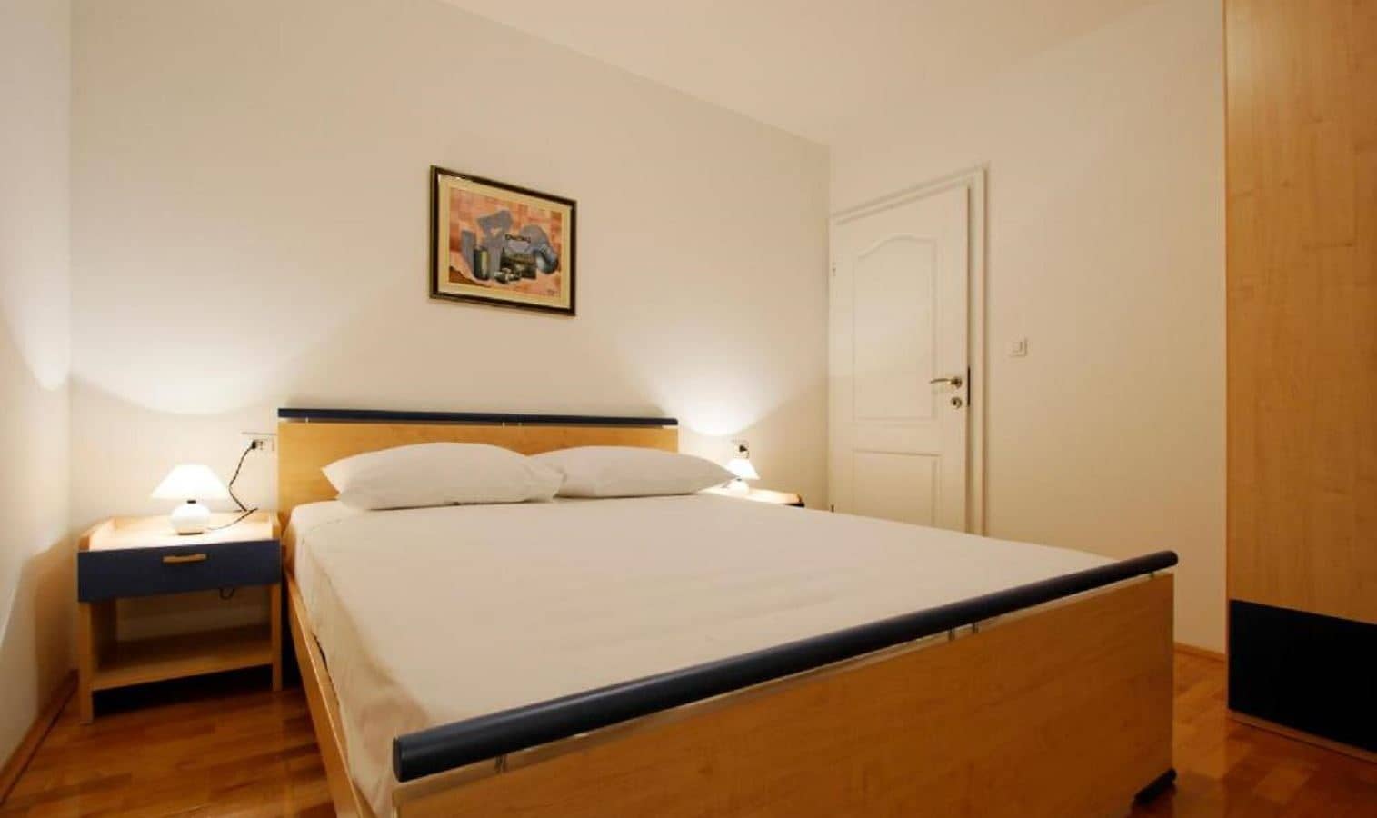 rooms-2-bedroom-apartment-balcony