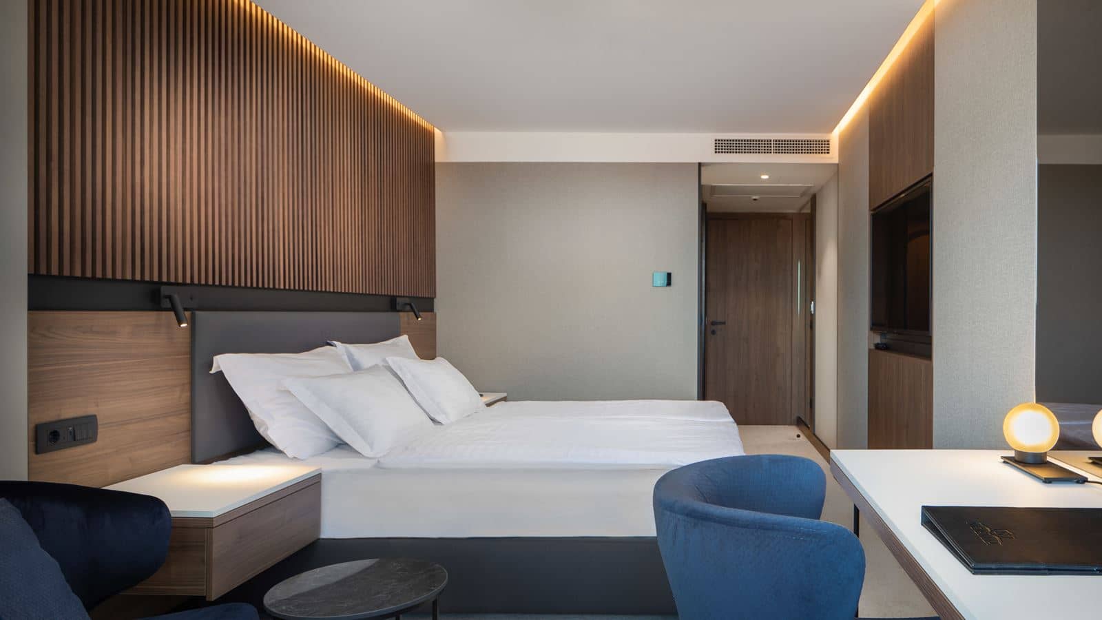 rooms-double-standard-room-balcony