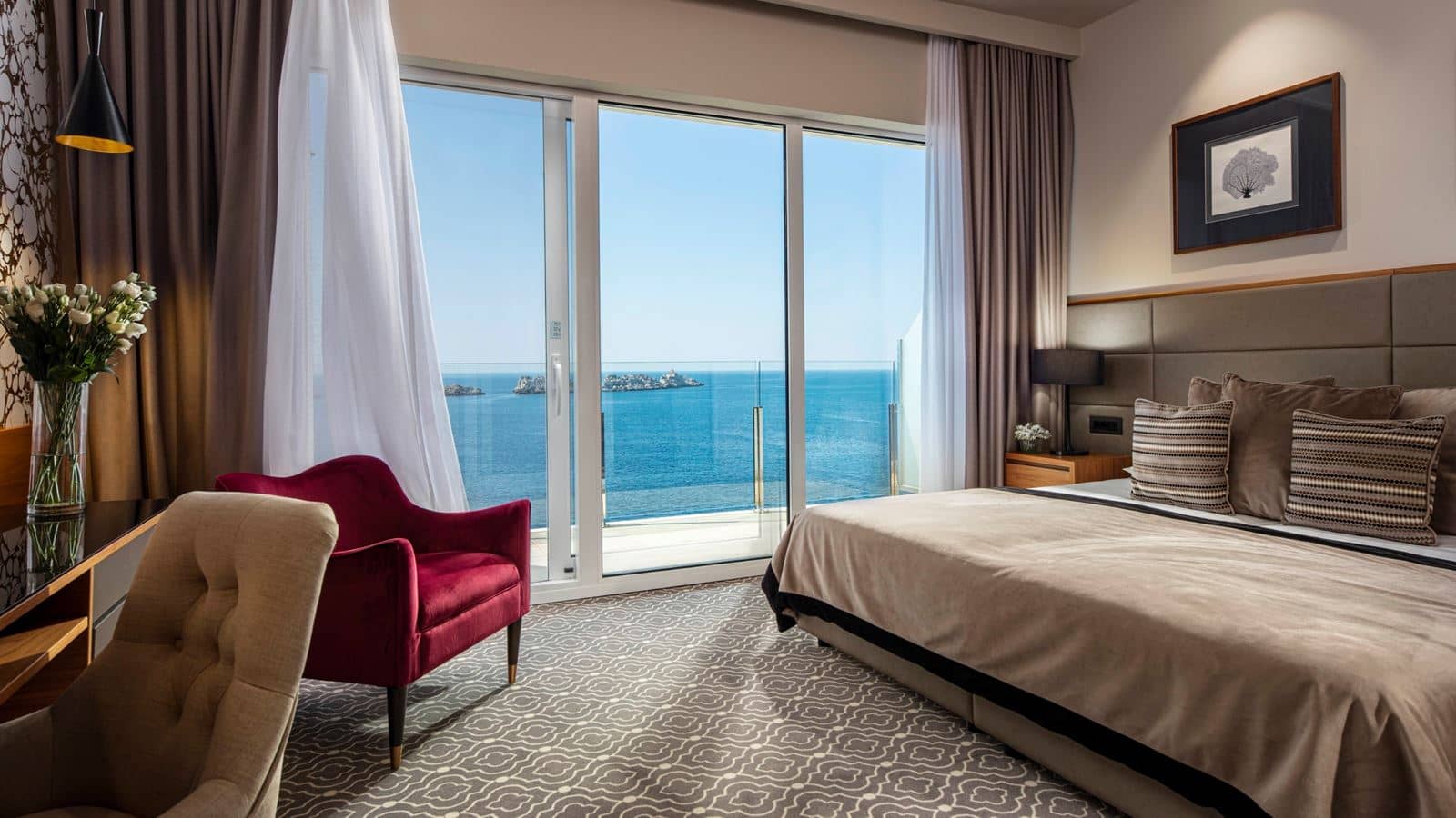 rooms-luxury-room-sea-view-balcony