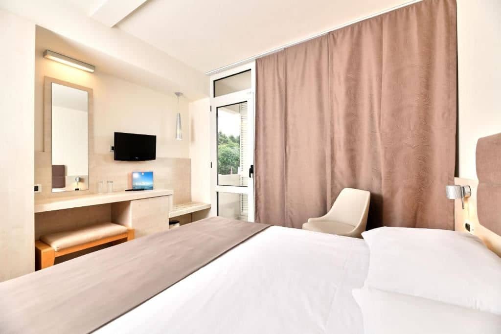 rooms-double-room-economy