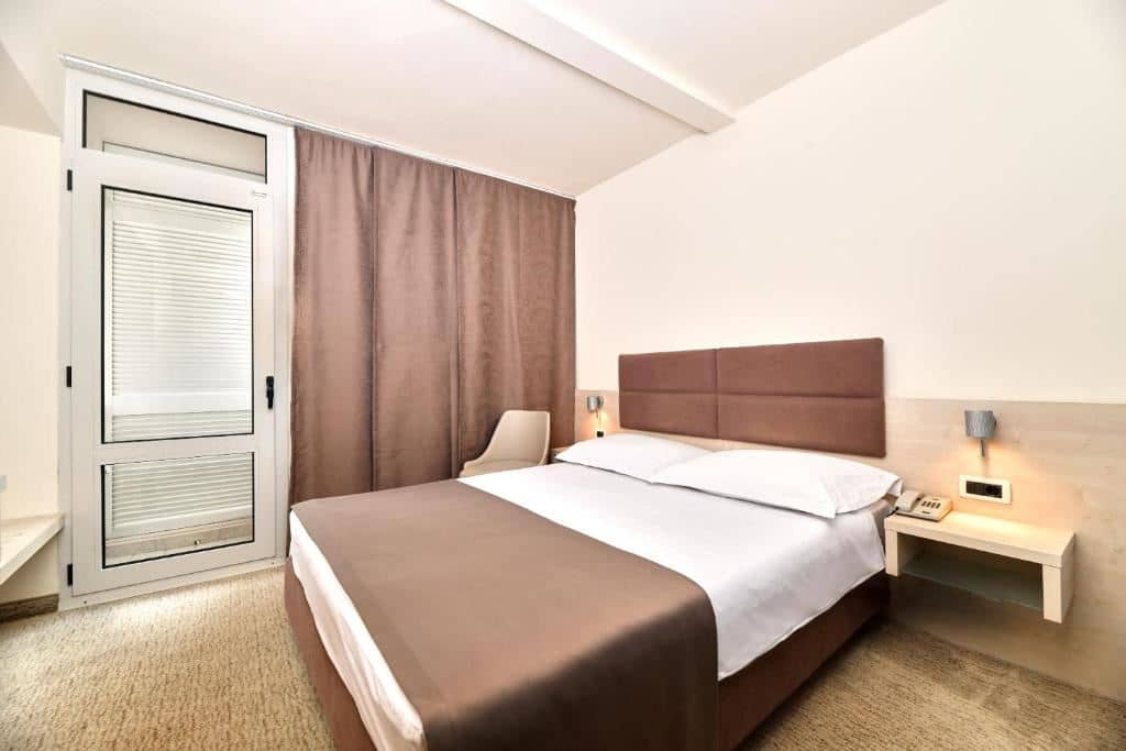 rooms-double-room-economy
