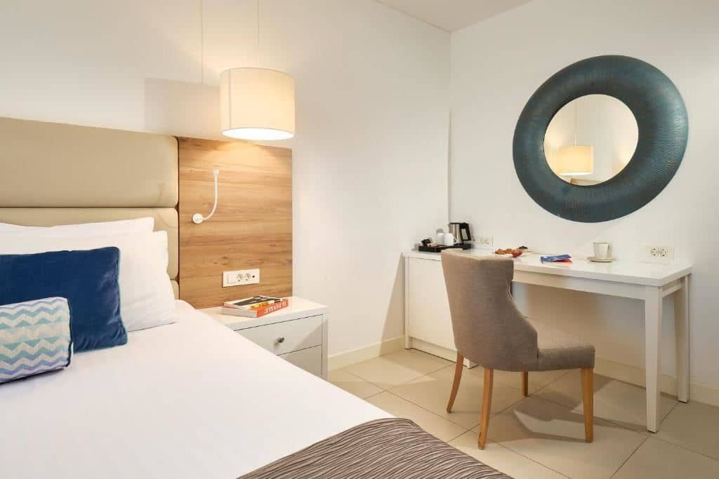 rooms-standard-room-balcony-or-terrace