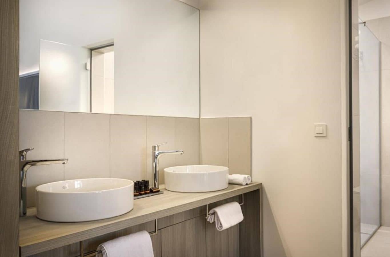 rooms-double-premium-room-pool-access-terrace