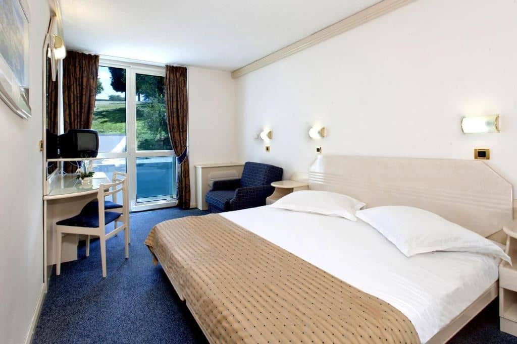 rooms-double-room-economy
