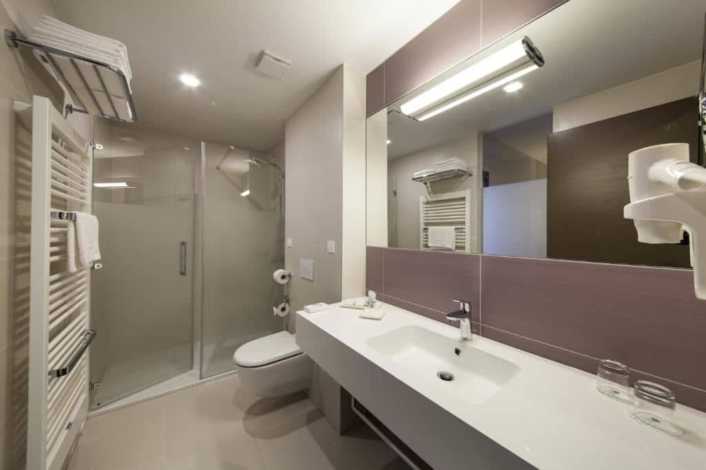 rooms-suite-seaview-balcony