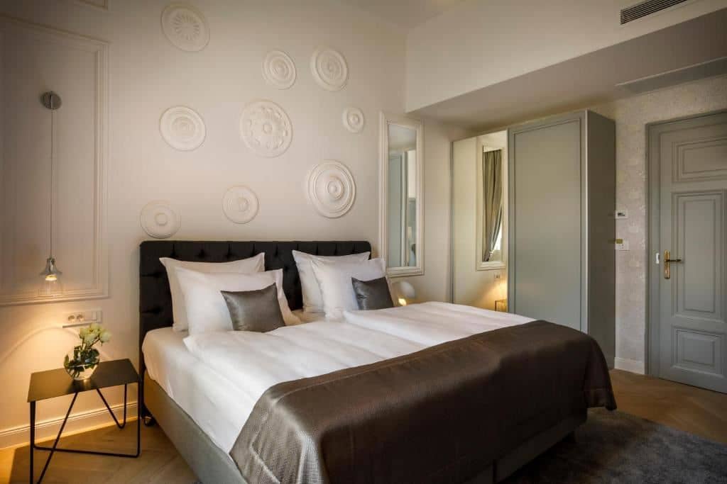 rooms-superior-room