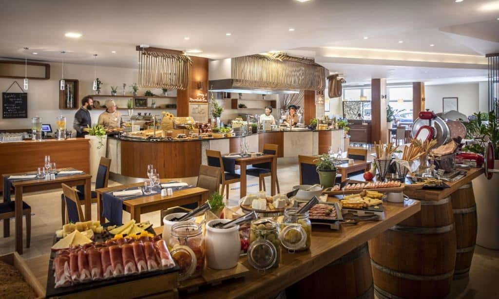 restaurants-restaurants