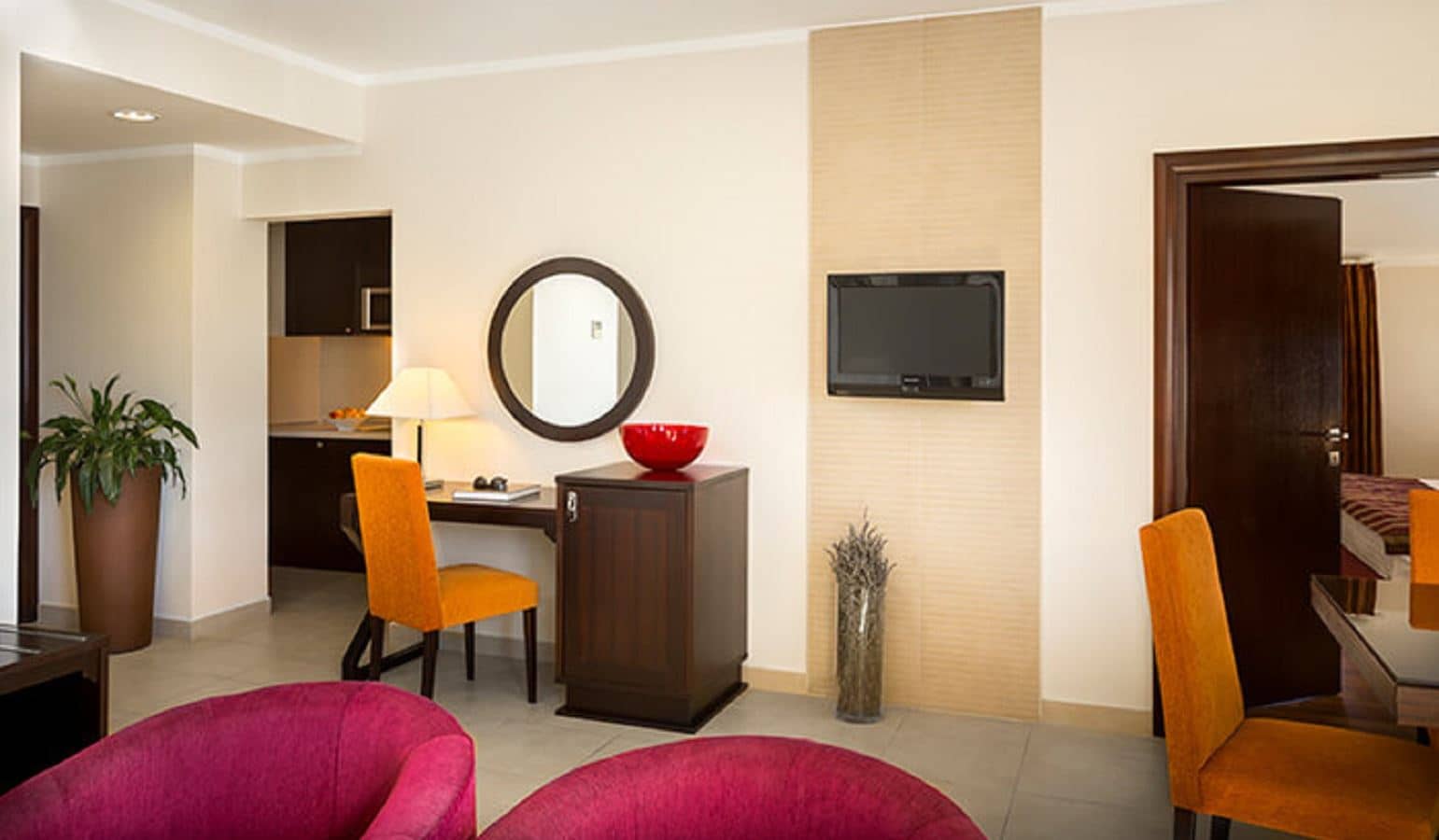 rooms-2-bedroom-luxury-apartment-seaview-balcony