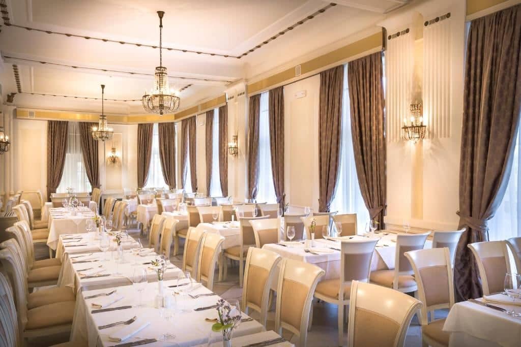 restaurants-restaurants
