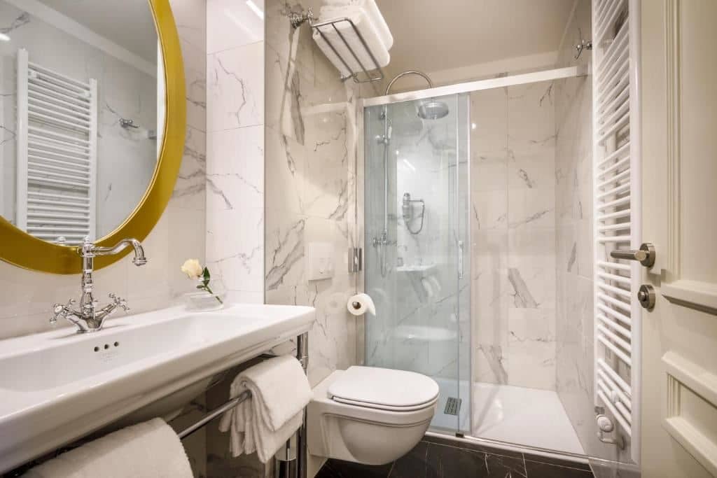 rooms-singleuse-superior-room-streetview
