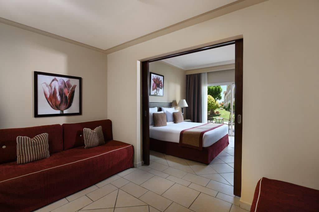rooms-deluxe-room-garden-view