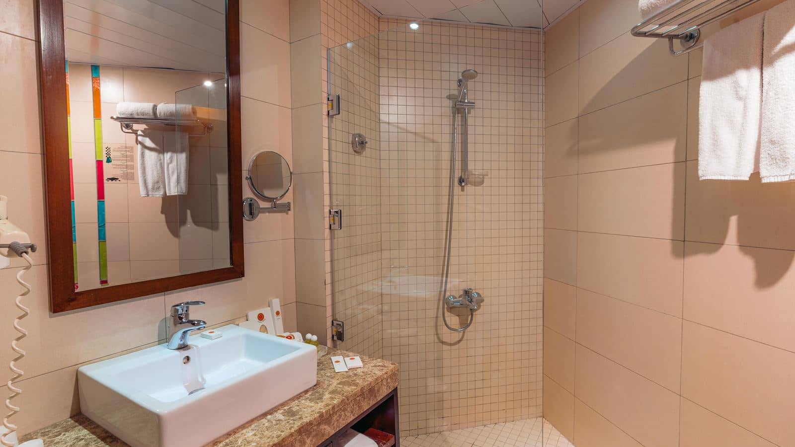 rooms-bungalow-room