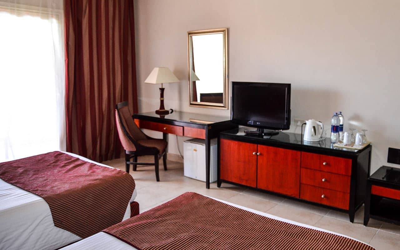 rooms-deluxe-room