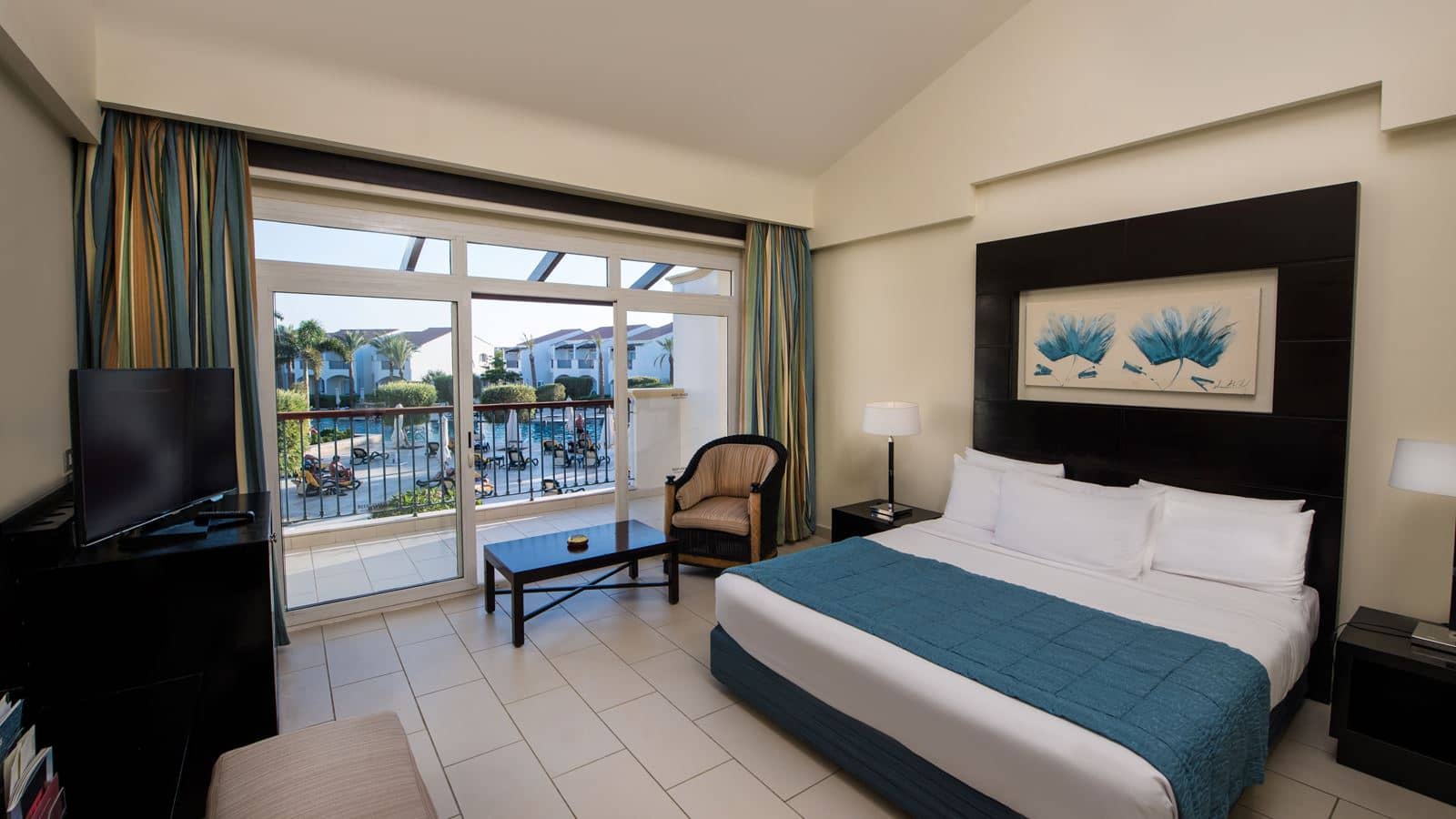 rooms-deluxe-room