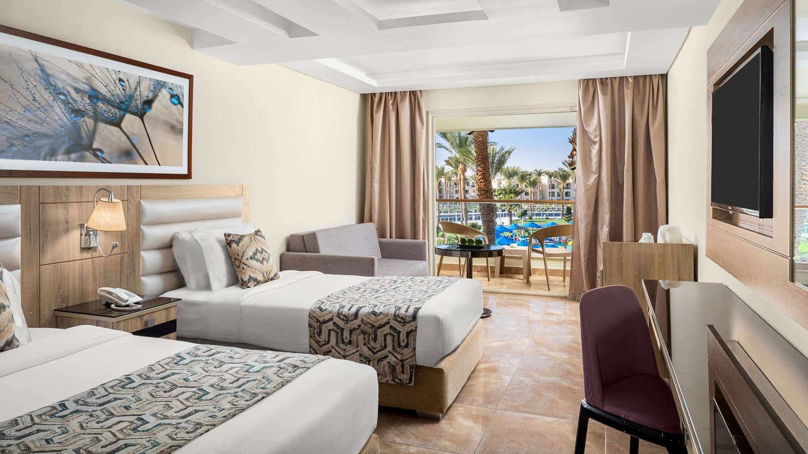 rooms-room-standard-pool-view