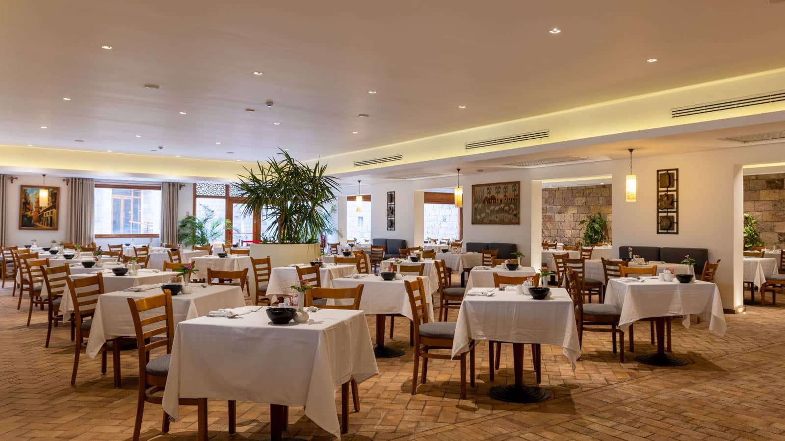 restaurants-main-restaurant-west-bay-adult-only