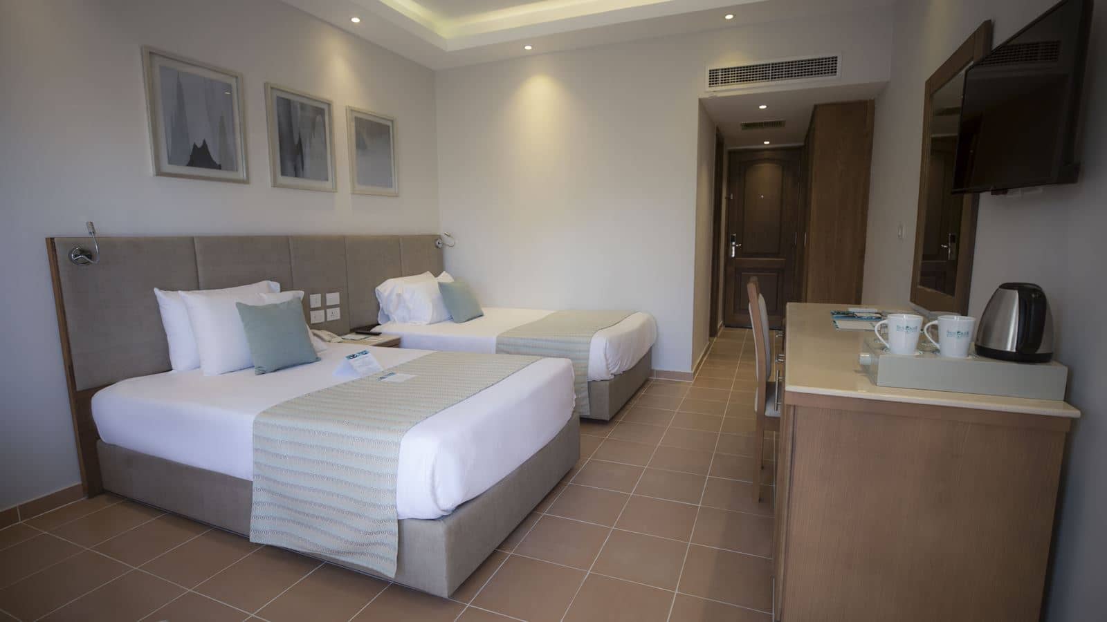 rooms-standard-room-side-sea-view