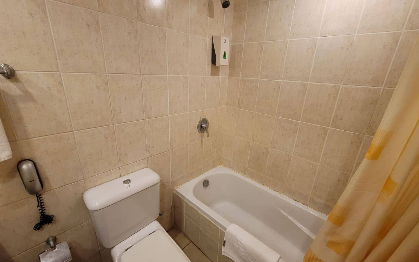 rooms-standard-room