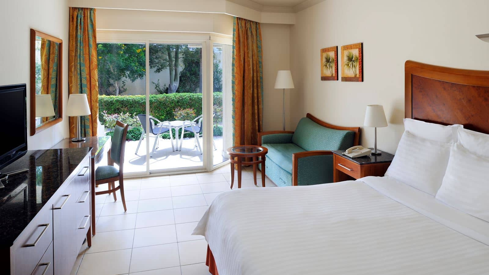 rooms-deluxe-room-with-1-king-bed-garden-view-beach-side----------rmsd00dbgv00