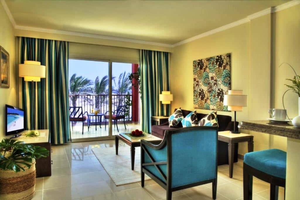 rooms-family-garden-view