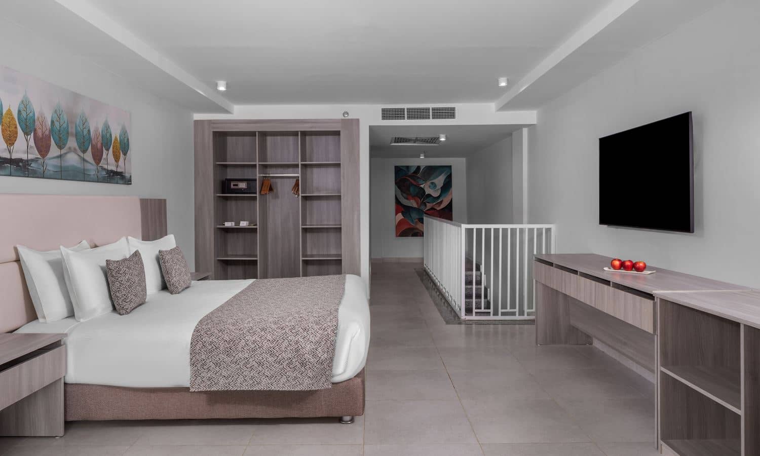 rooms-duplex-pool-view-+14-years