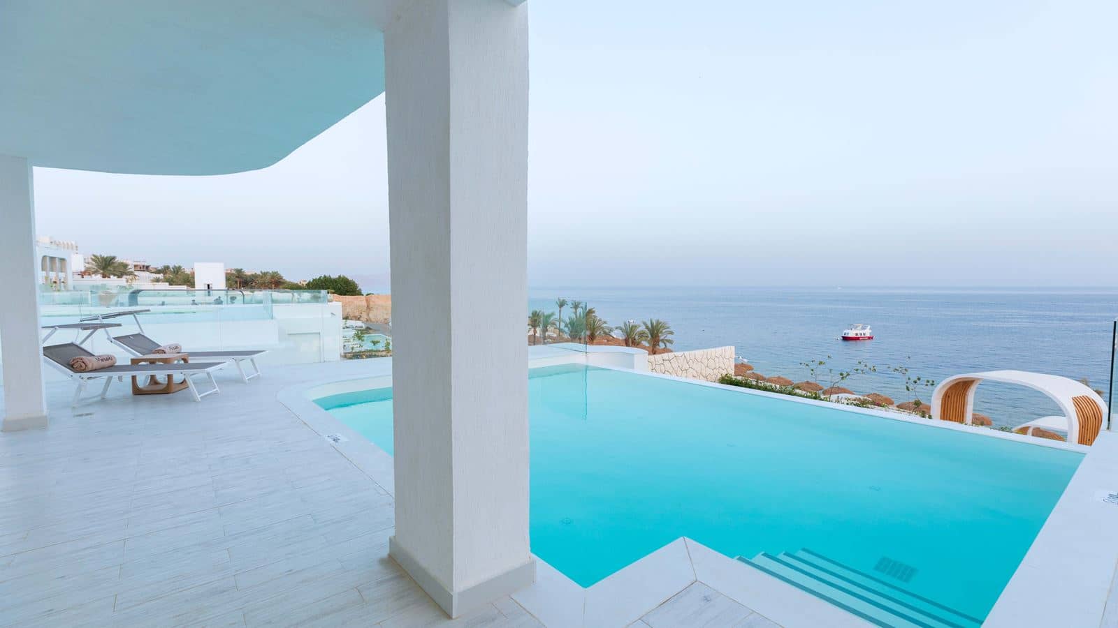 rooms-hall-of-fame-suite-private-pool