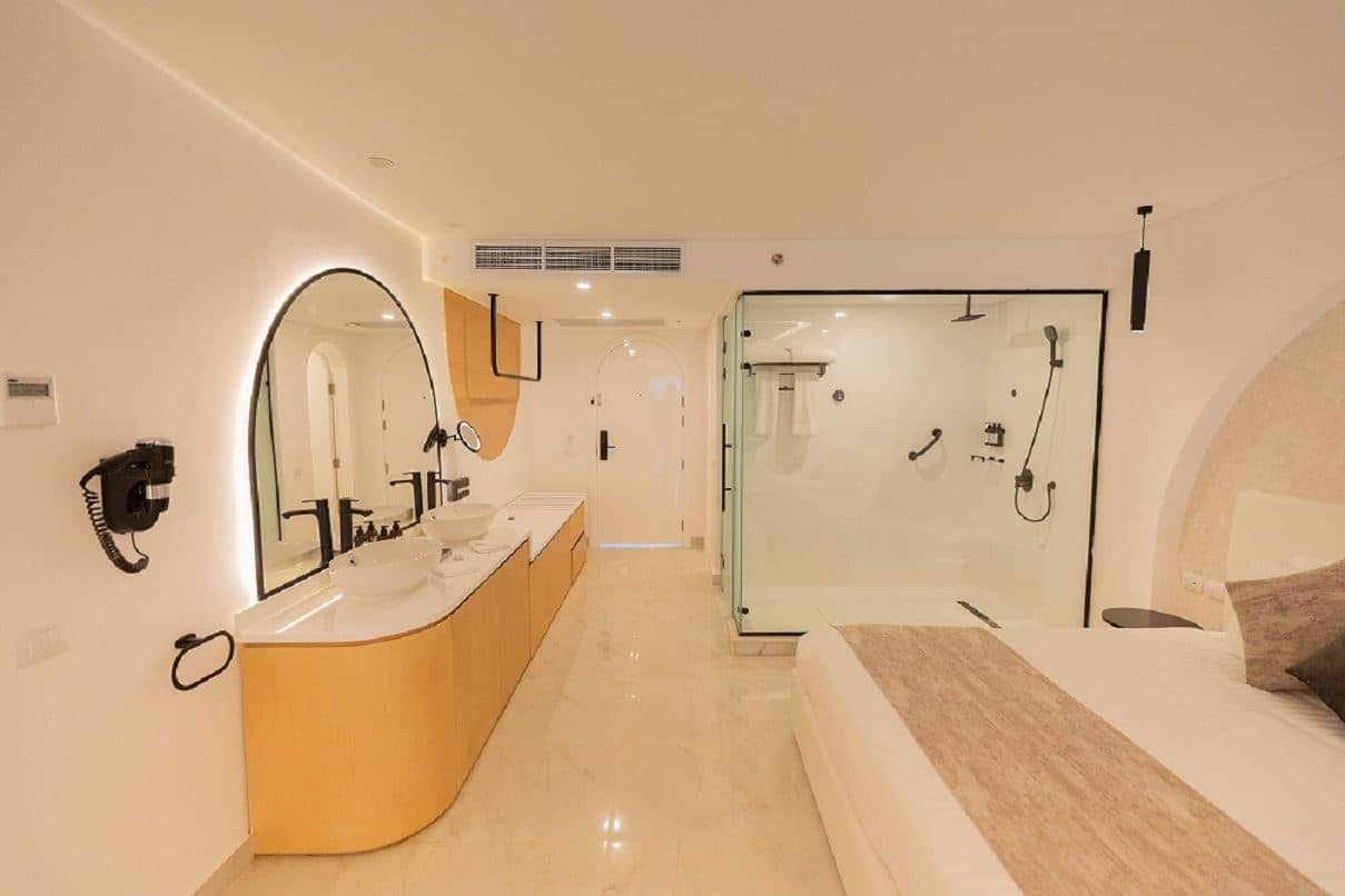 rooms-deluxe-room