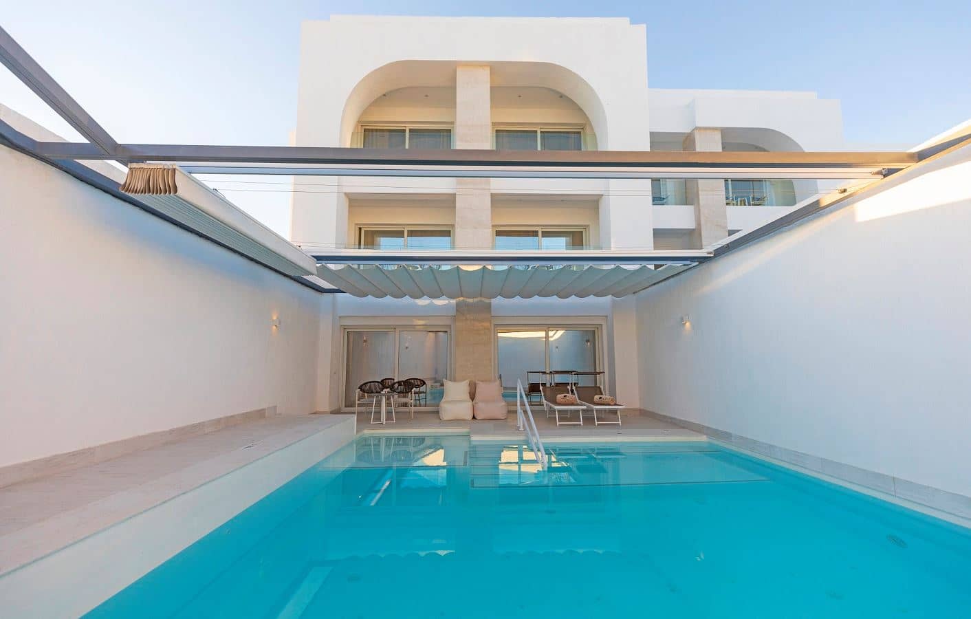 rooms-posh-club-executive-pool--suite-pv