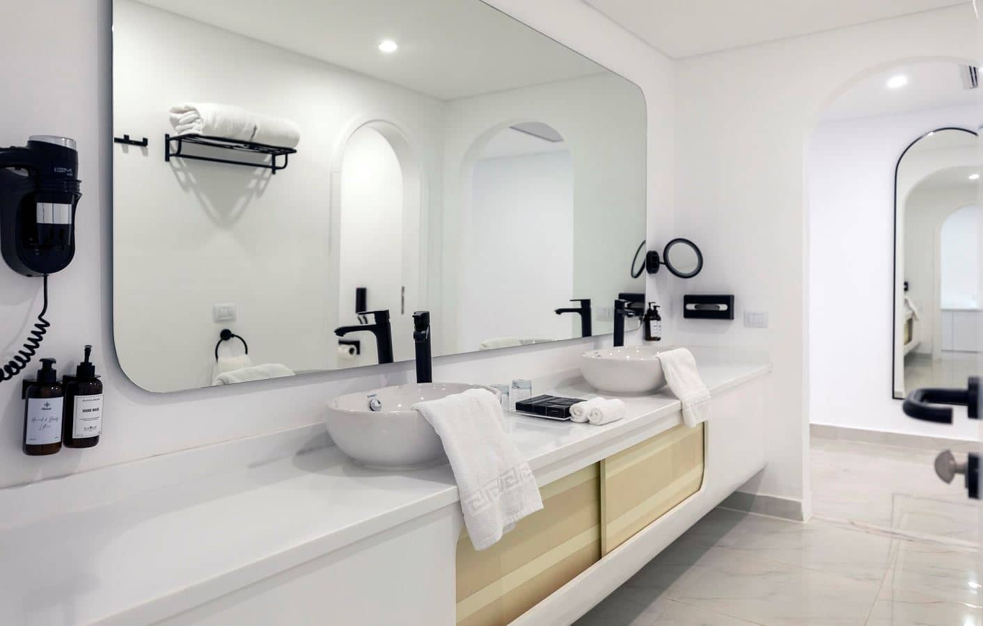 rooms-posh-club-executive-pool--suite-pv