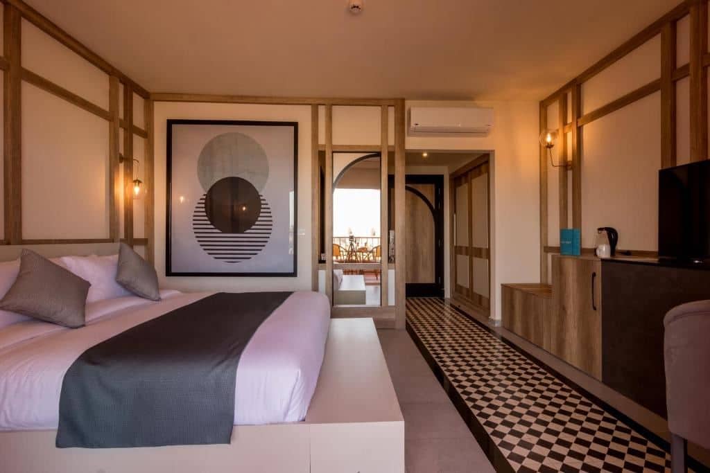 rooms-deluxe-room-sea-view