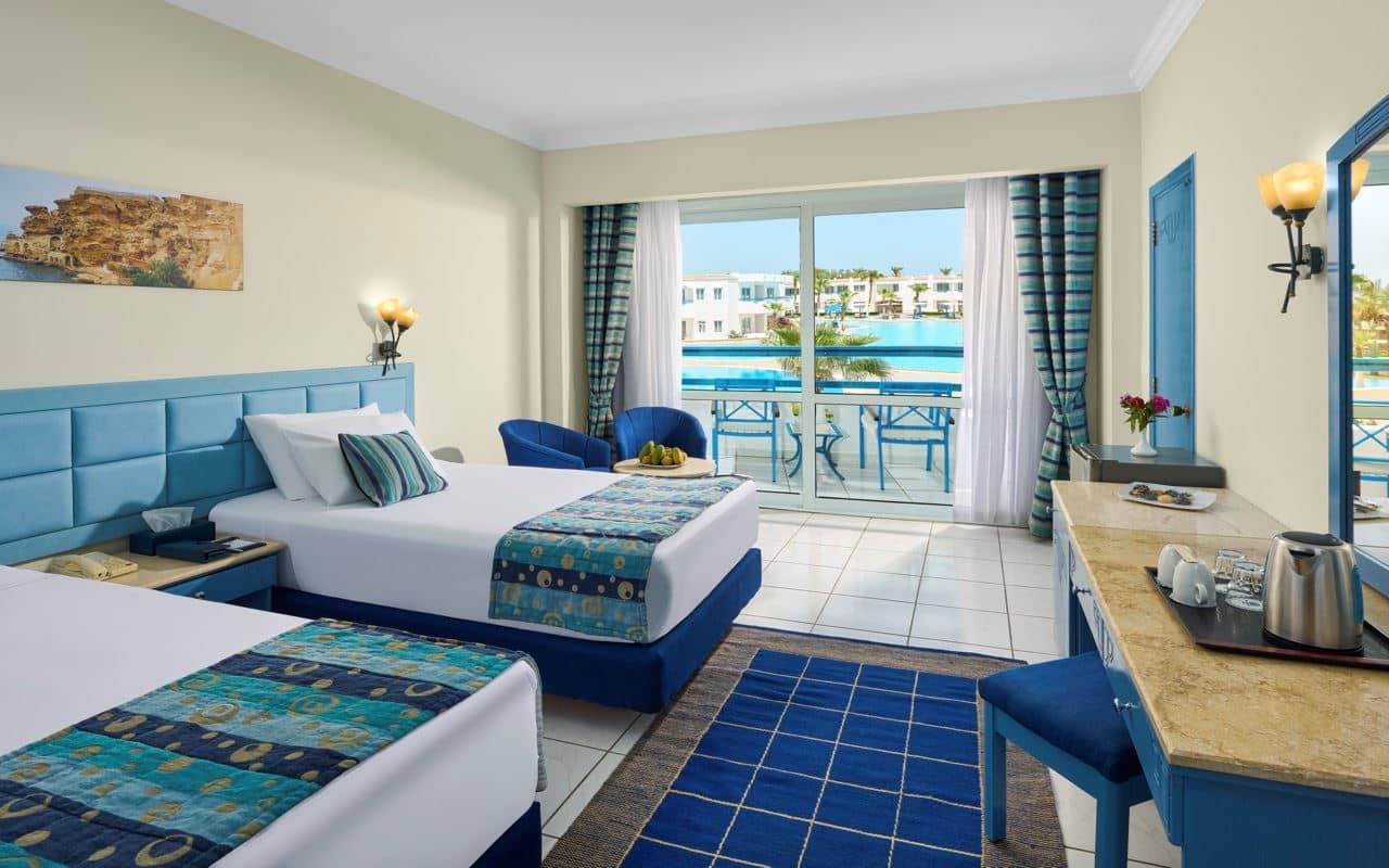 rooms-superior-pool-view