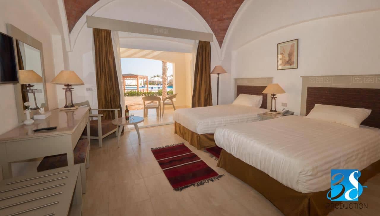 rooms-standard-pool-view-room