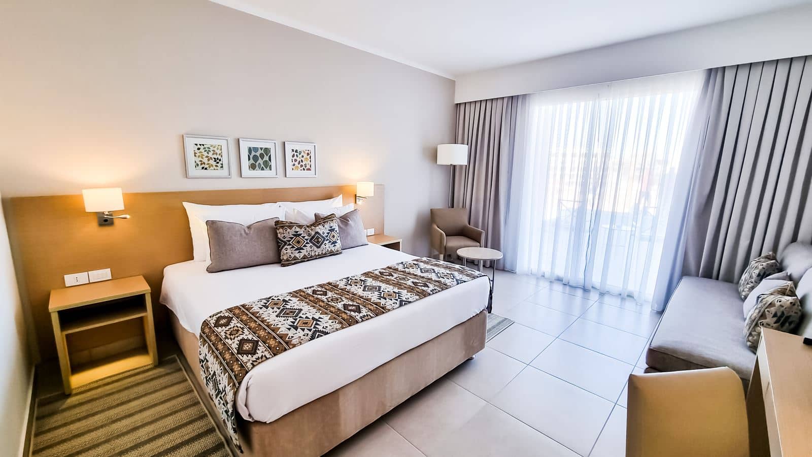 rooms-deluxe-family-garden
