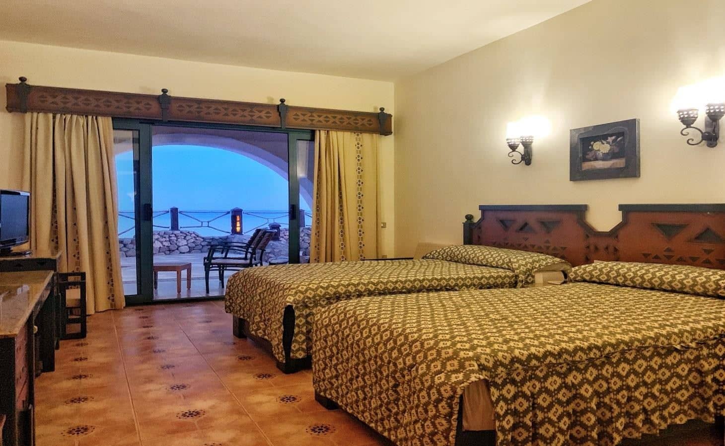 rooms-beach-front-room-sea-view