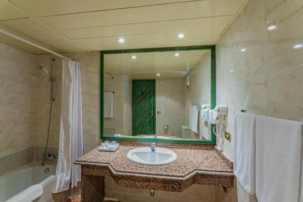 rooms-standard-room