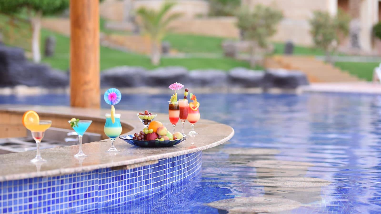 bars-poolbeach-bar