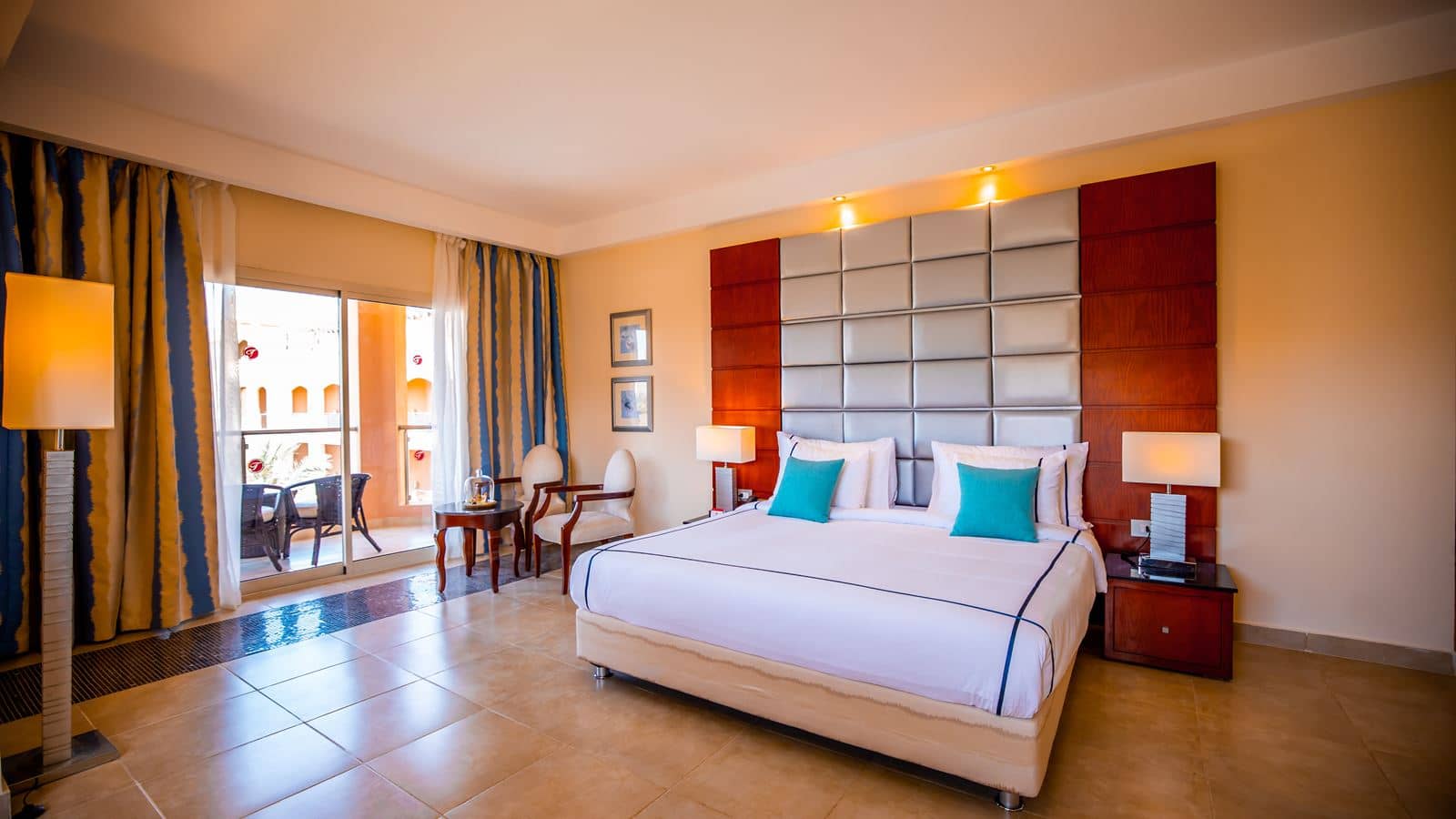rooms-room-deluxe-gardenpoolside-sea-view