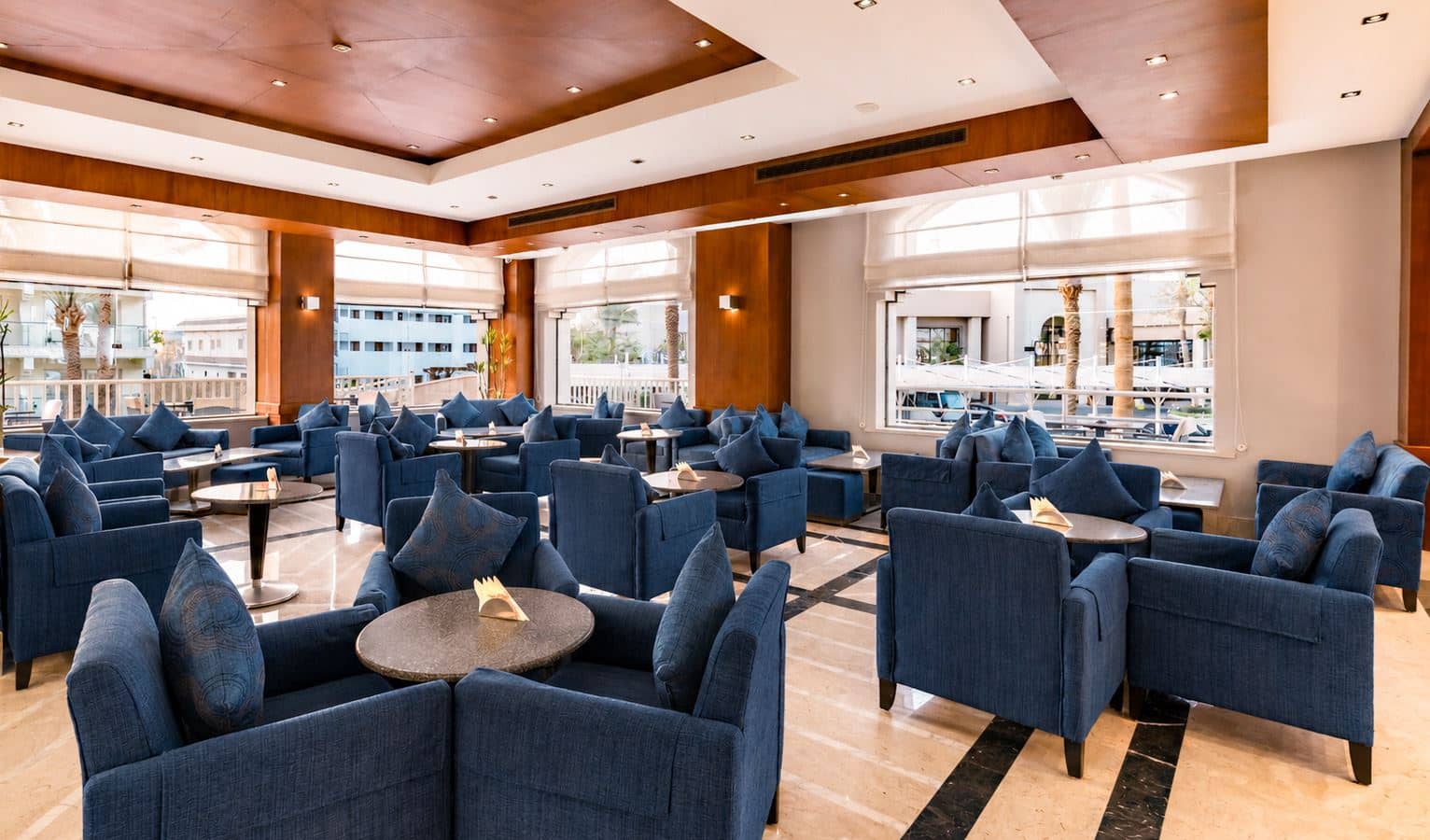 bars-your-bar--lobby-bar