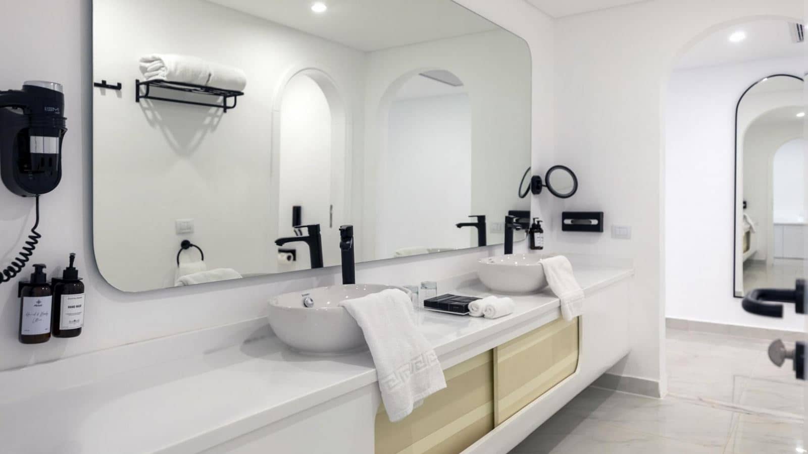 rooms-executive-pool-suite