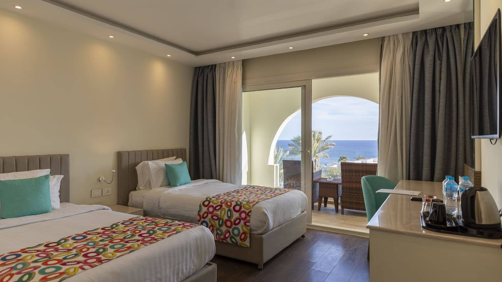 rooms-jacuzzi-family-suite